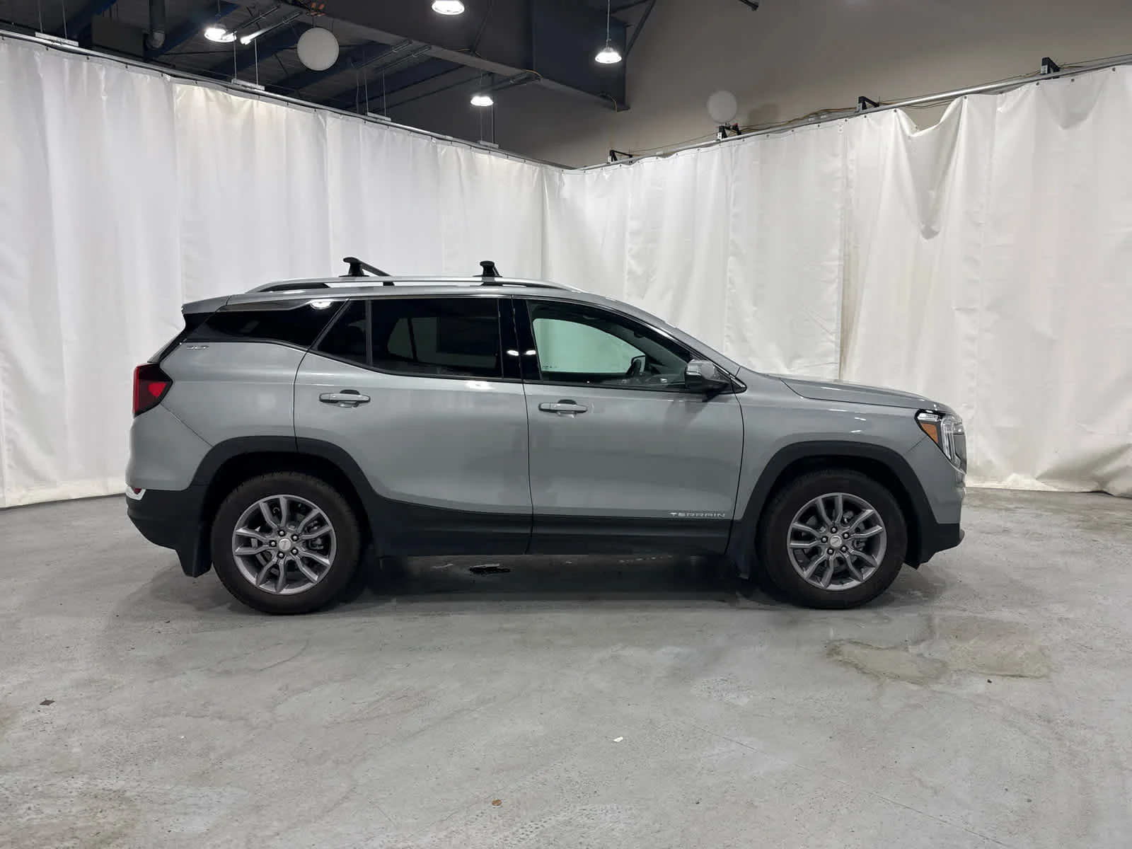 Used 2024 Sterling Metallic GMC SLT image 6