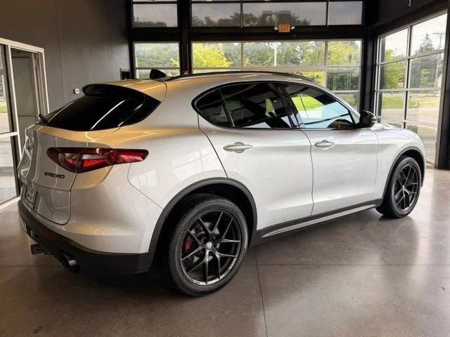 Used 2020 Silverstone Gray Metallic Alfa Romeo Base image 5