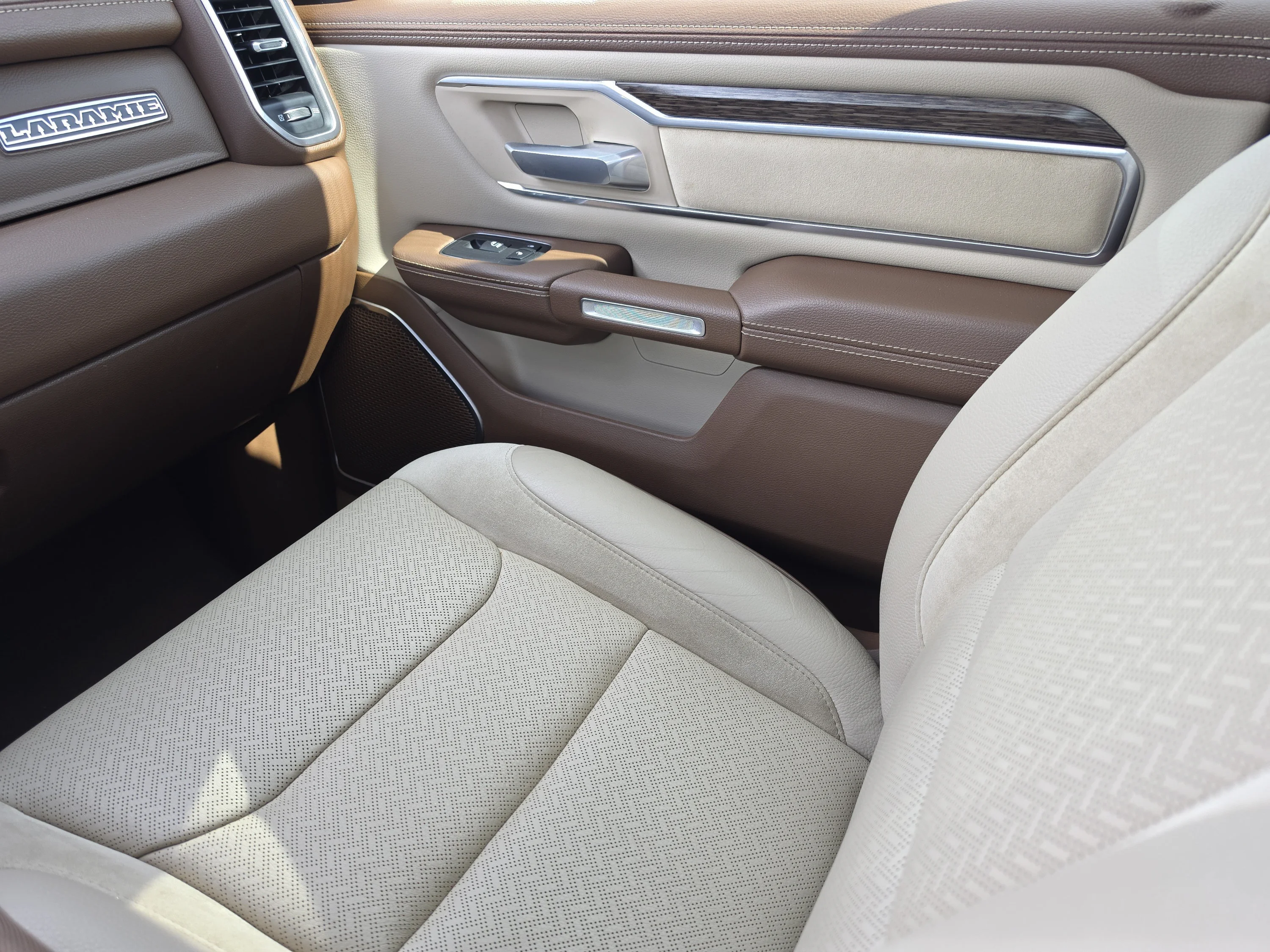 Used 2019 Maximum Steel Metallic Clearcoat Ram Laramie image 22