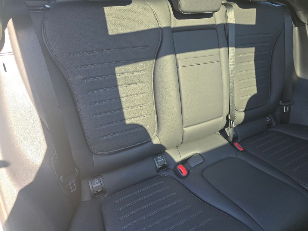 New 2026 Polar White Mercedes-Benz GLC 300 image 22