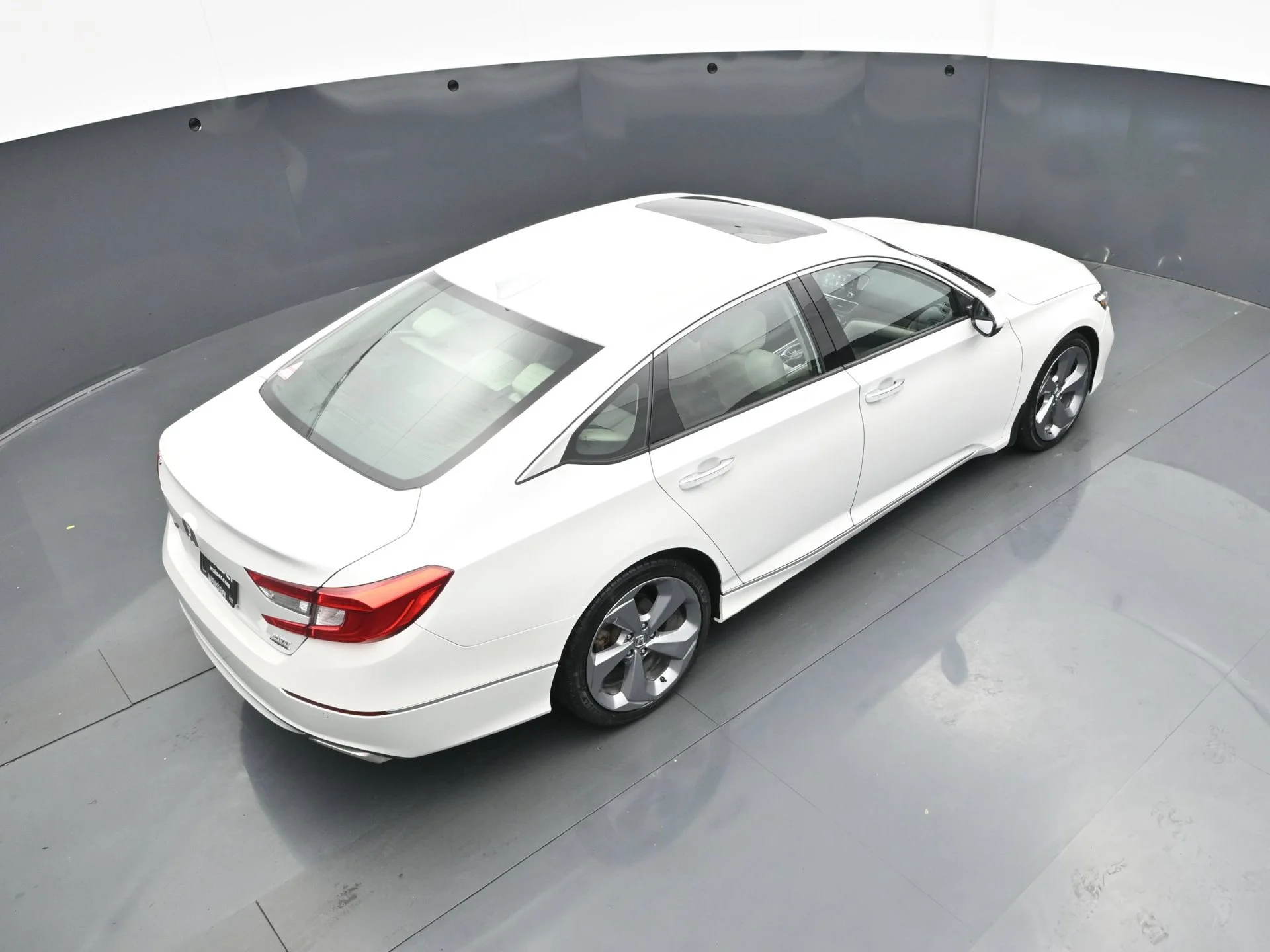 Used 2019 White Honda Touring 2.0T Auto image 45