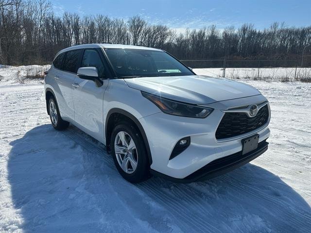 2024 Toyota Highlander LE - Photo 38