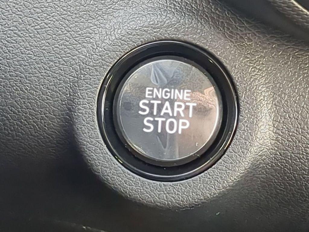 2025 Hyundai Venue Limited - Photo 33