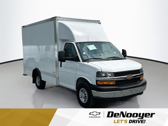 2024 Chevrolet Express Cutaway 3500 1WT