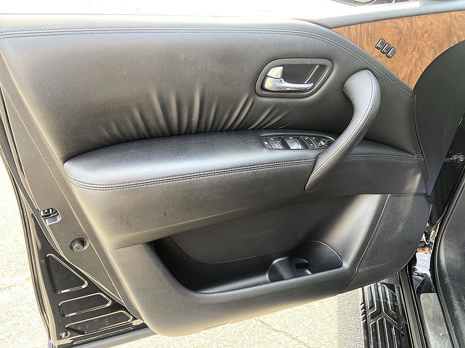 Used 2023 Super Black Nissan SL image 12