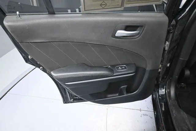 Used 2016 Black Dodge SXT image 25