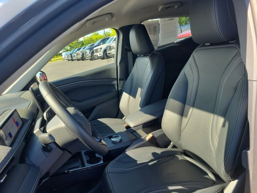 Certified Used 2024 Vapor Blue Metallic Ford Premium image 5
