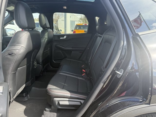 New 2026 Agate Black Metallic Ford ST-Line Select image 11