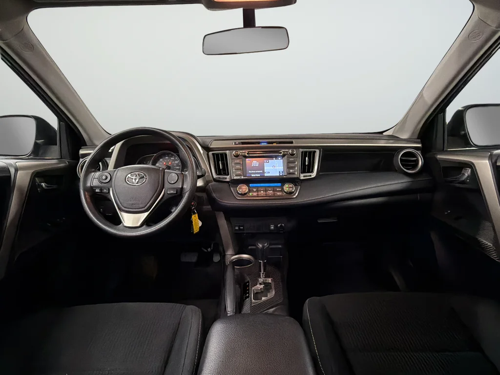 Used 2015 Blue Toyota XLE image 9