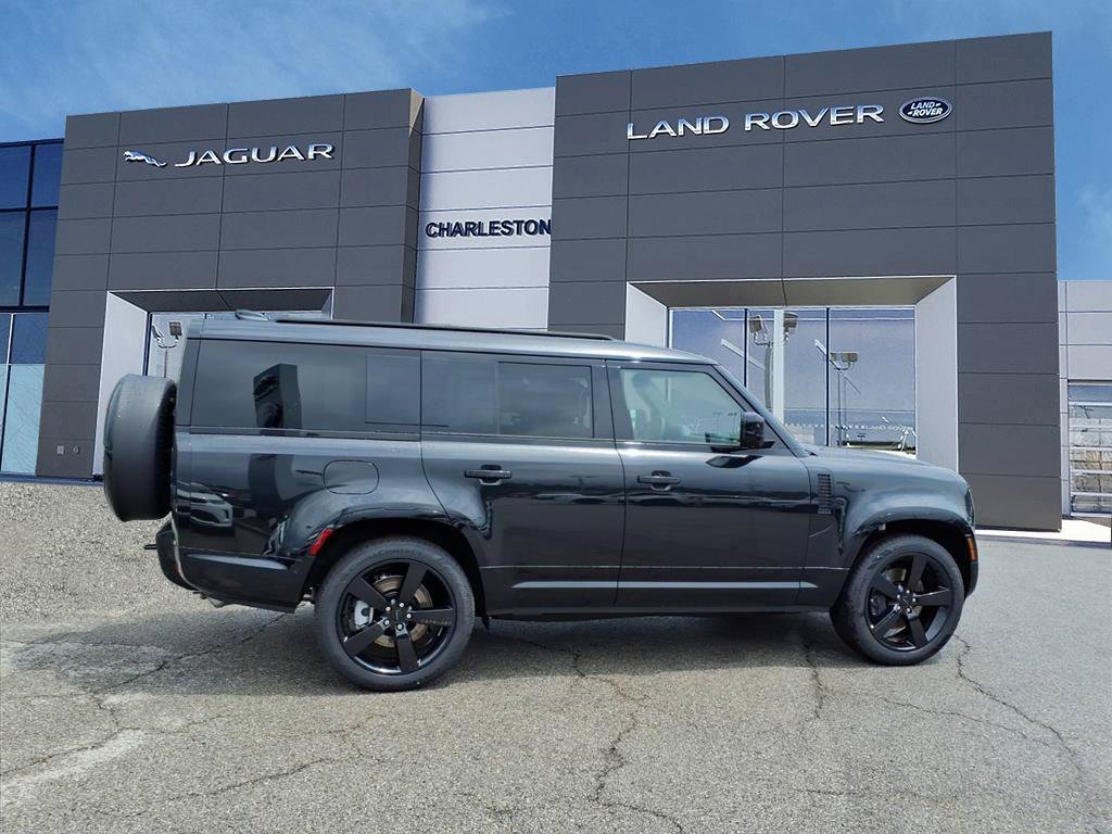 Certified Used 2026 Santorini Black Metallic Land Rover X-Dynamic SE image 6
