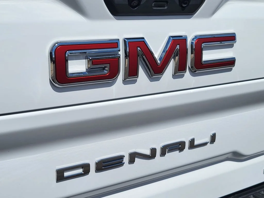 Used 2022 Summit White GMC Denali DRW image 8
