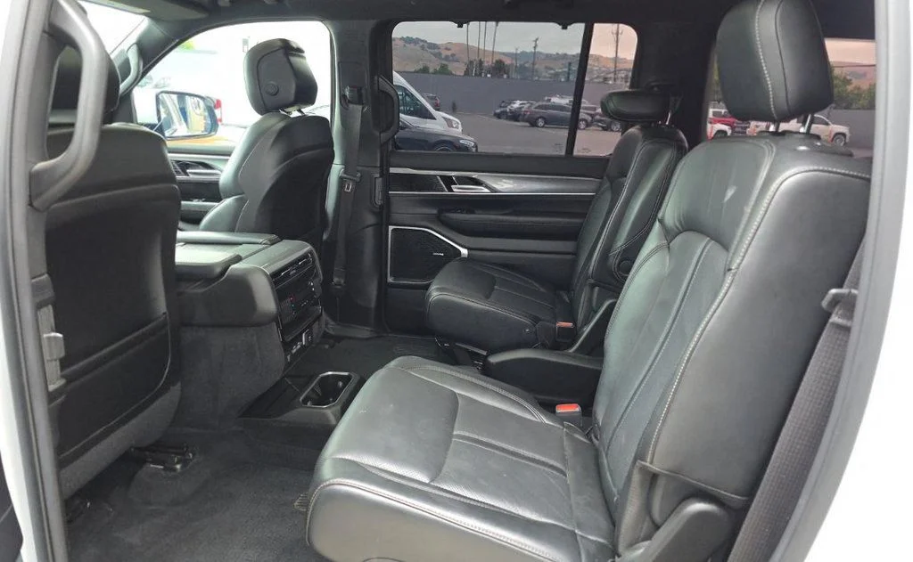 Used 2022 White Jeep Series II image 13