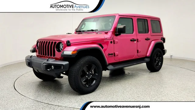 2022 Jeep Wrangler Unlimited Sahara Altitude 4x4 w/ Sky 1-Touch Power Top