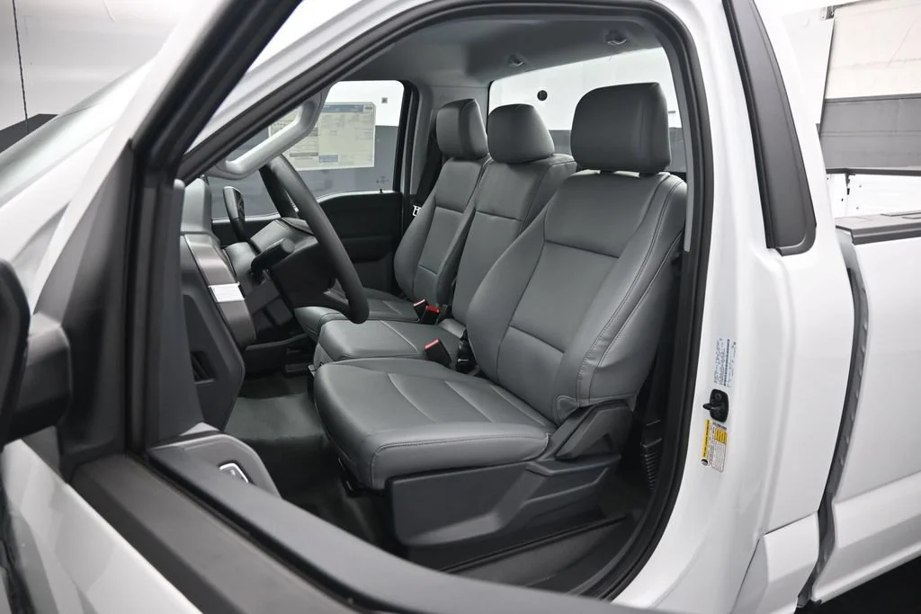 New 2026 Oxford White Ford XL image 8