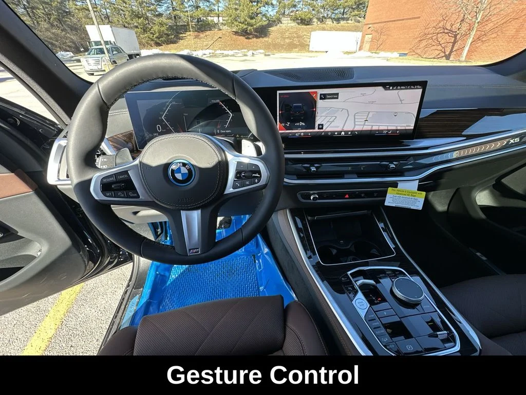 Used 2025 Black BMW xDrive50e image 26
