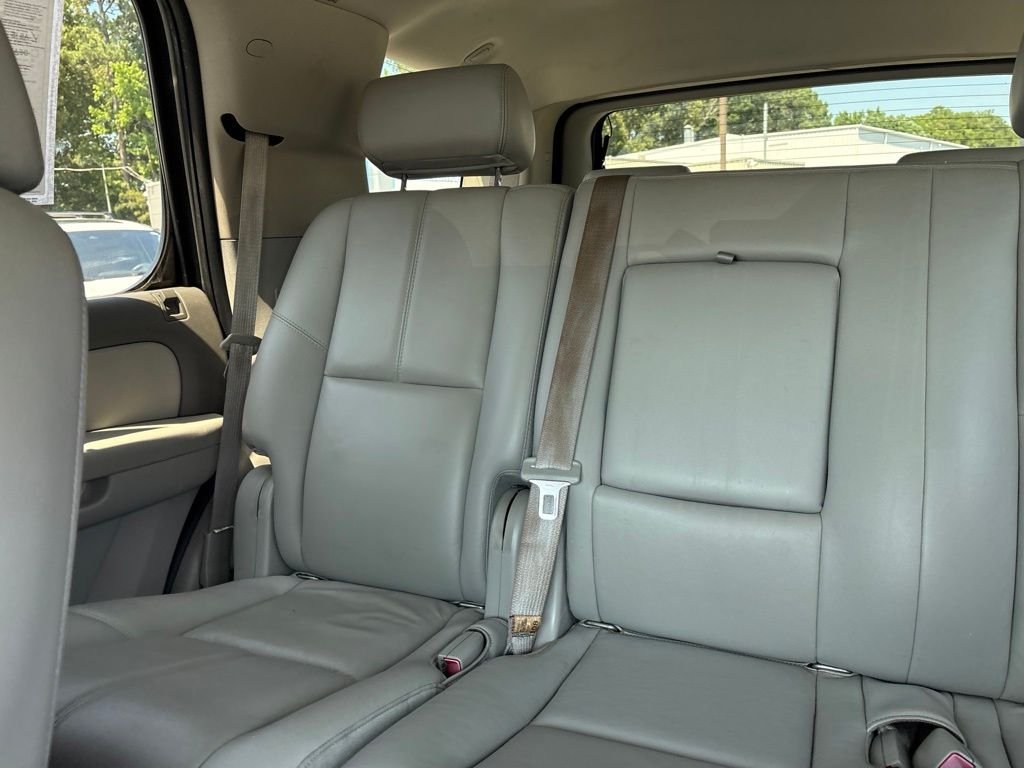 Used 2008 Silver Chevrolet LTZ image 11