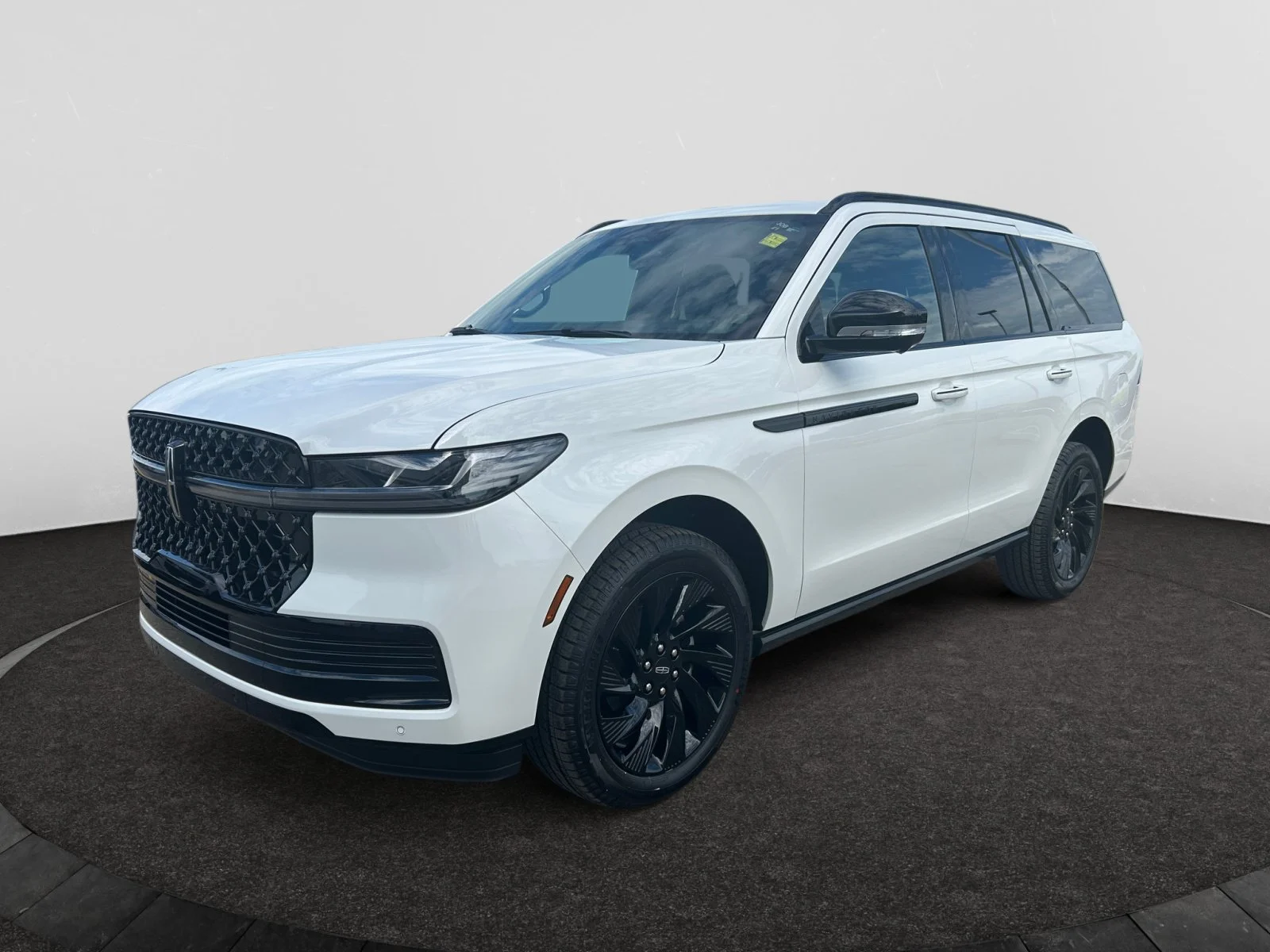 New 2027 Pristine White Metallic Tri-Coat Lincoln Reserve image 1