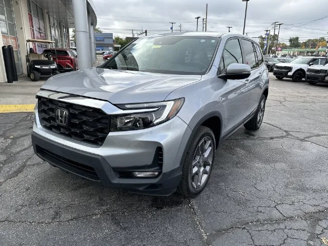 Used 2023  Honda EX-L image 18