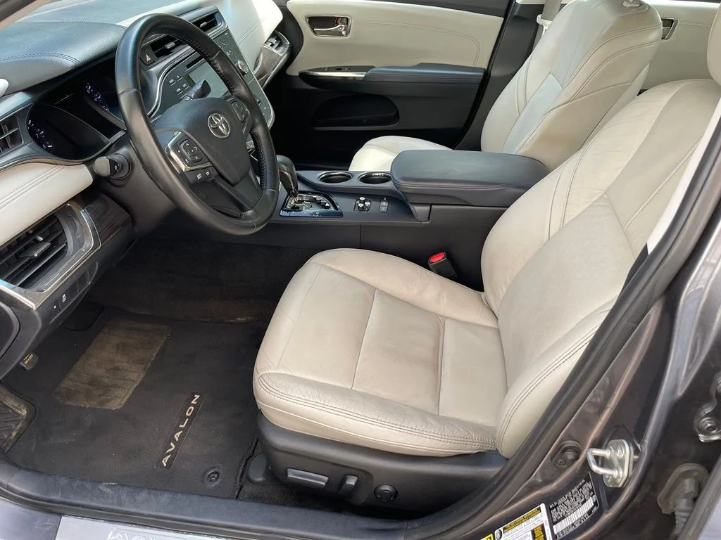 Used 2015 Gray Toyota XLE Premium image 12