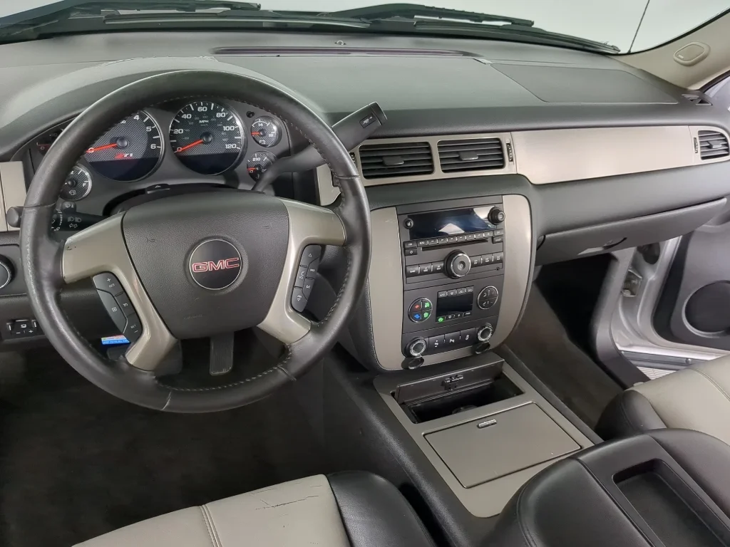 Used 2013 White GMC SLT image 13