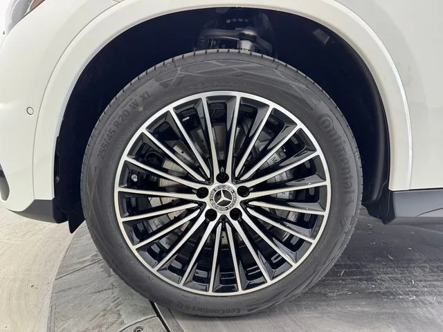 New 2027 White Mercedes-Benz GLC 300 image 10