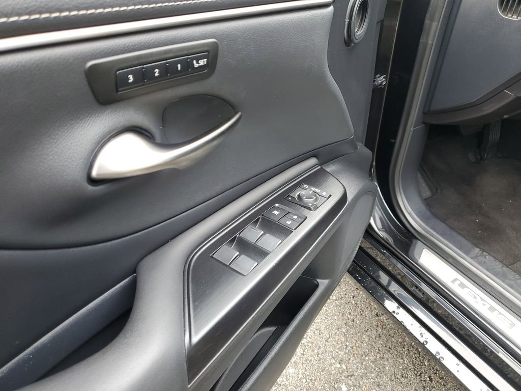 Used 2020 Black Lexus 350 image 14