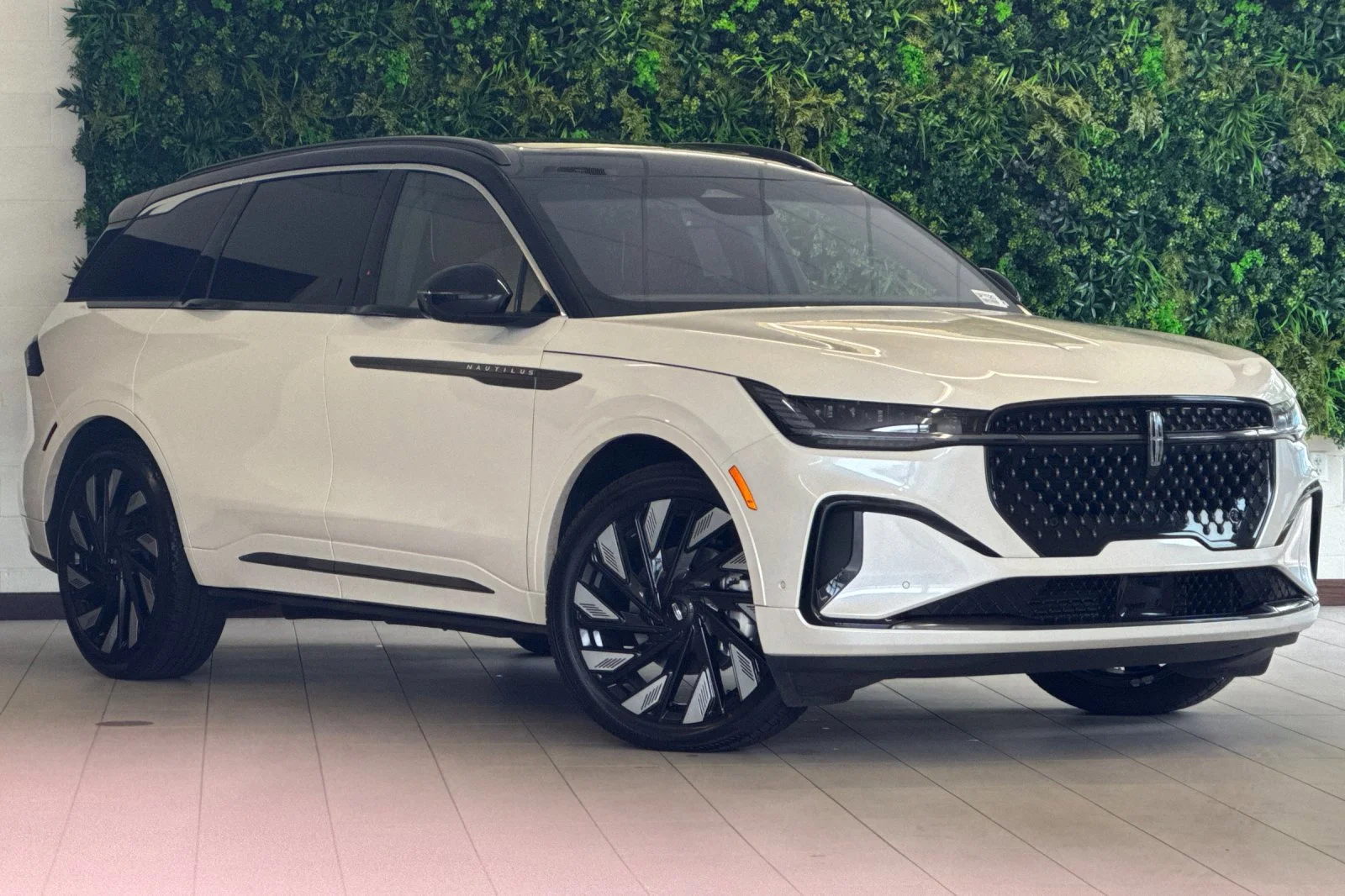 2024 Lincoln Nautilus Black Label AWD's photo