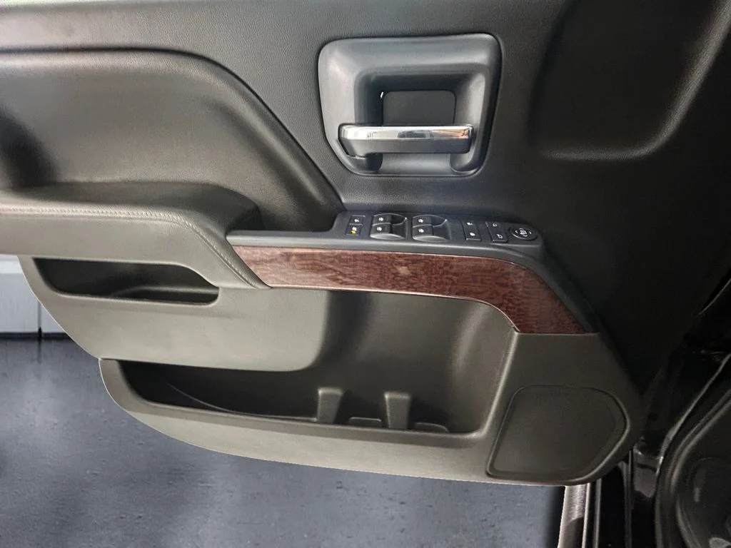 Used 2016 Black GMC SLE image 12