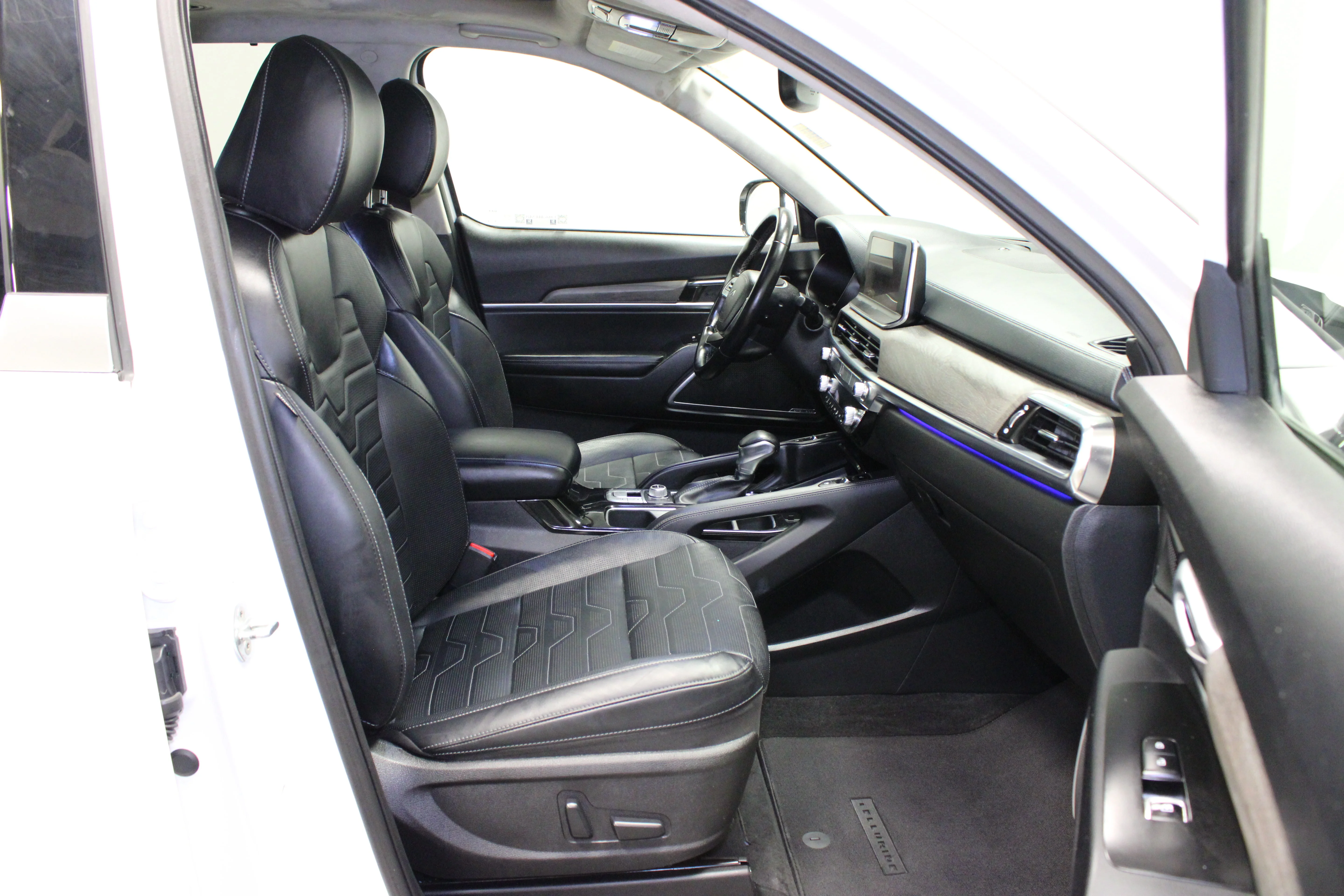 Used 2022 Glacial White Pearl Kia SX image 15