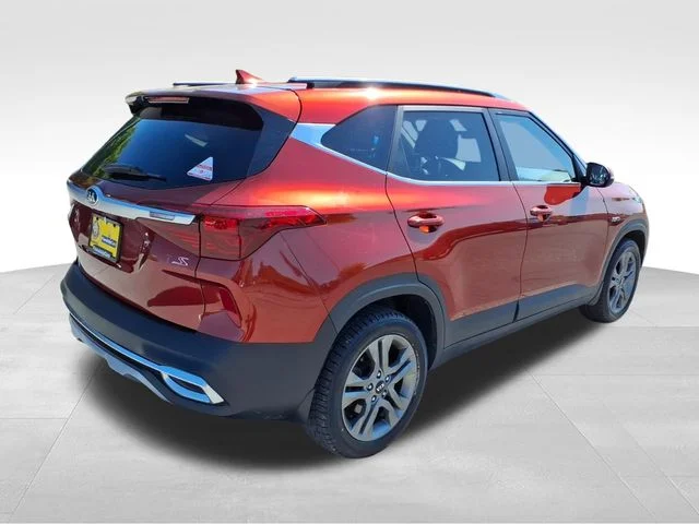 Used 2021 Orange Kia S image 10