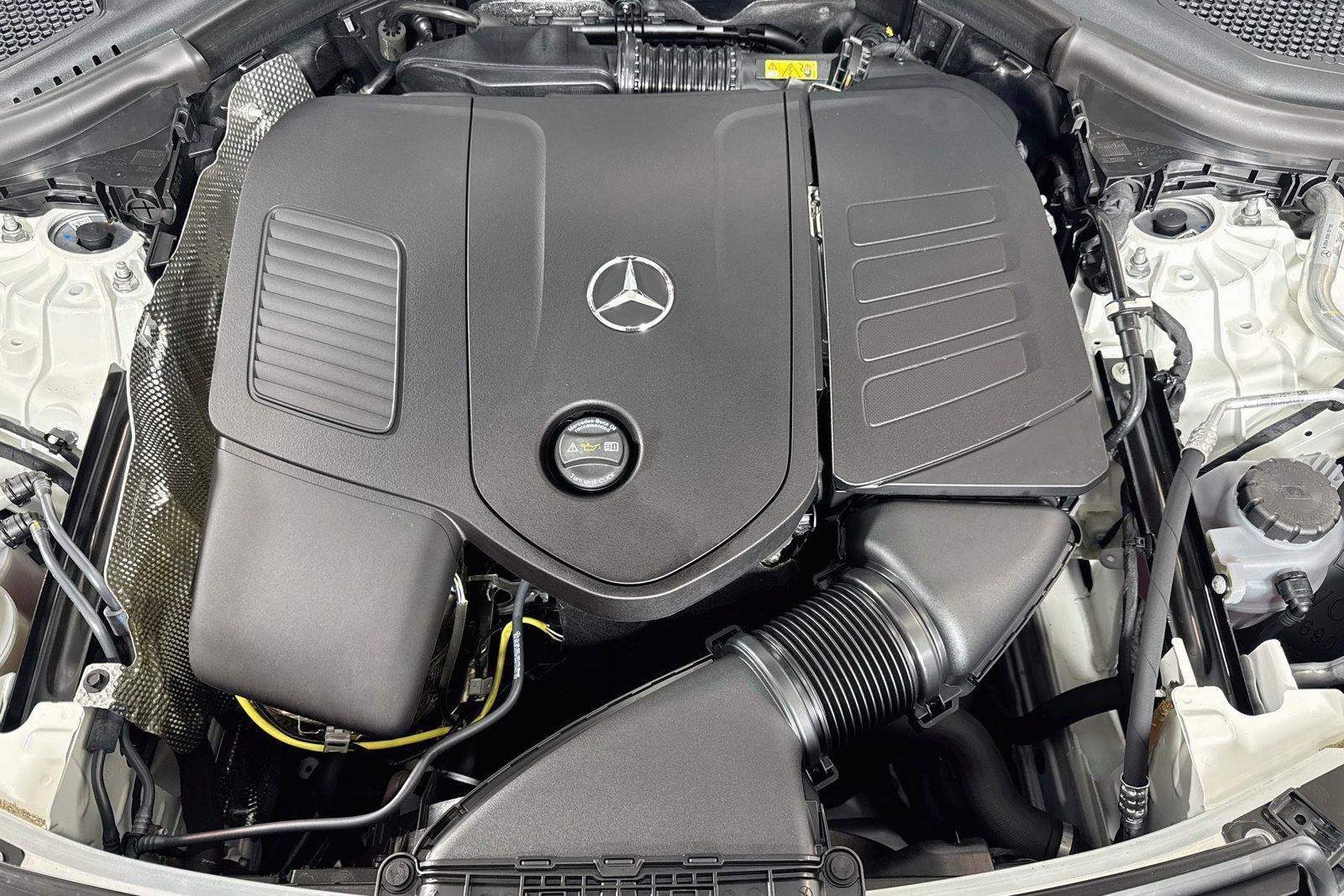 Certified Used 2026 Polar White Mercedes-Benz GLC 300 image 29