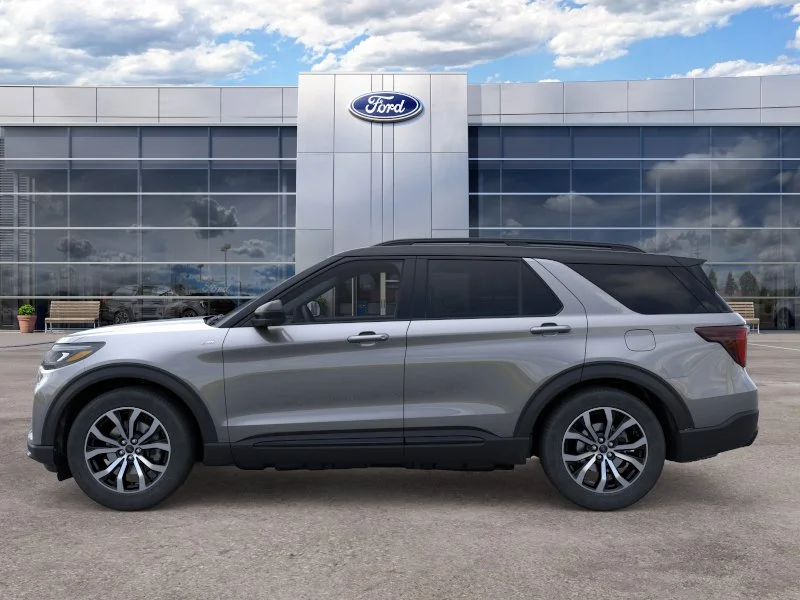 New 2026 Carbonized Gray Metallic Ford ST-Line image 3