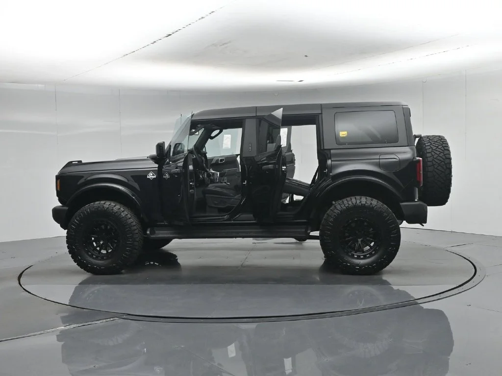 New 2026 Shadow Black Ford Outer Banks image 34
