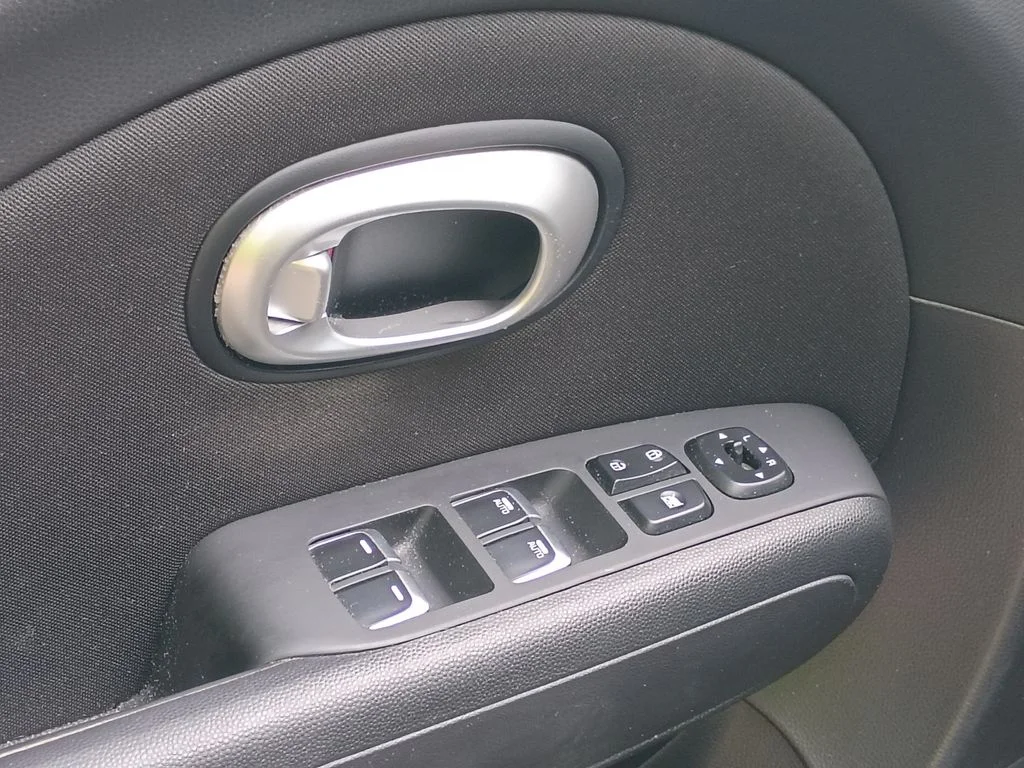 Used 2017 Shadow Black Kia Plus image 13