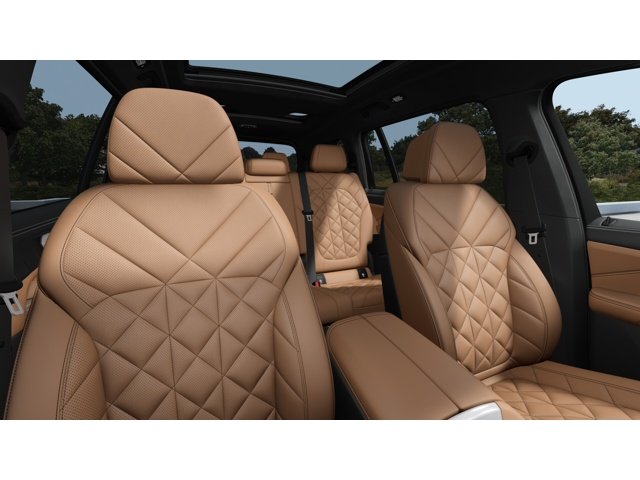 New 2027 Mineral White Metallic BMW X7 40i image 11