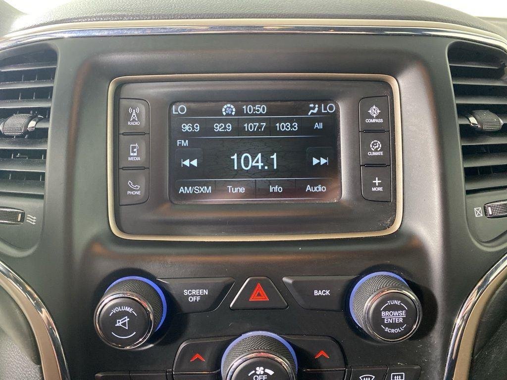Used 2017 Granite Crystal Metallic Clear Jeep Laredo image 14