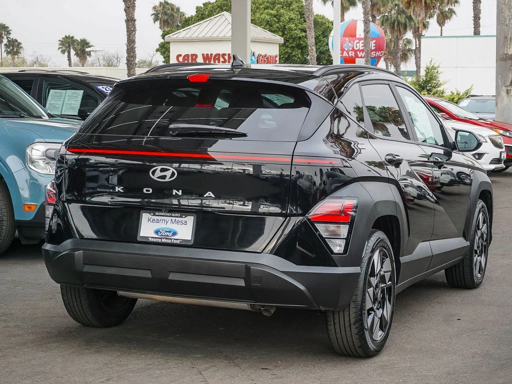 Used 2024 Black Hyundai SEL image 7
