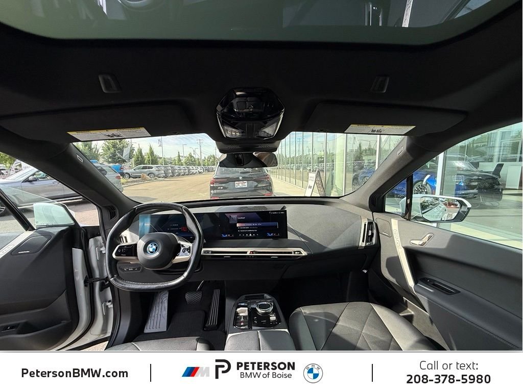 Used 2024 White BMW xDrive50 image 20