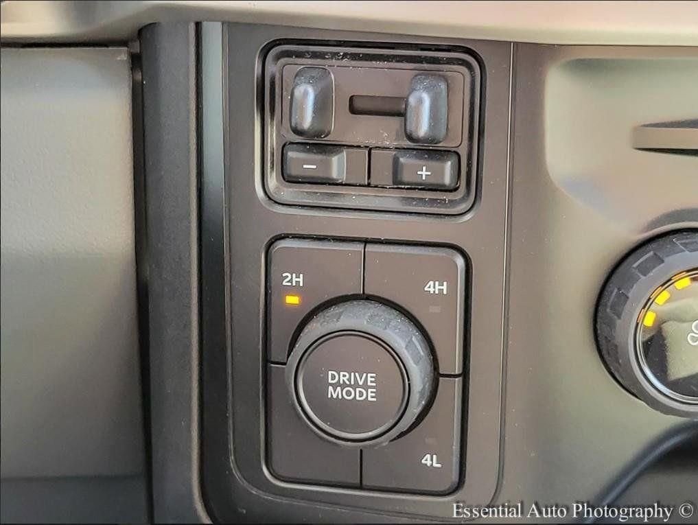 New 2023 White Ford XLT image 17