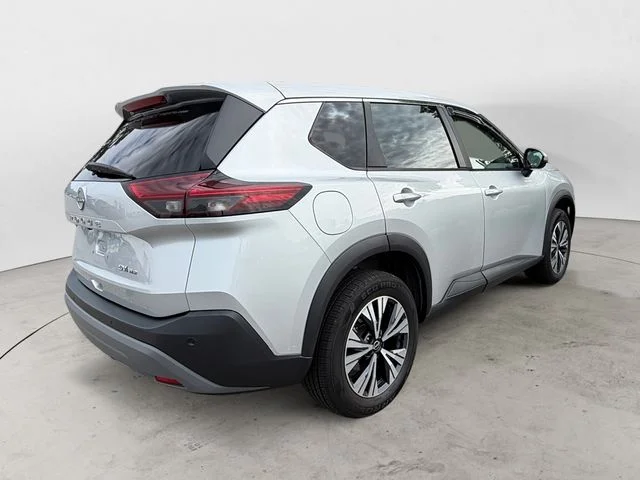 Used 2022 Brilliant Silver Nissan SV image 3