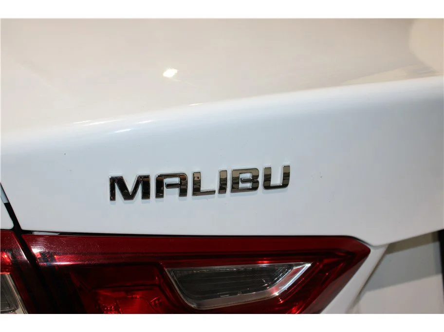 Used 2023 Summit White Chevrolet LT image 17