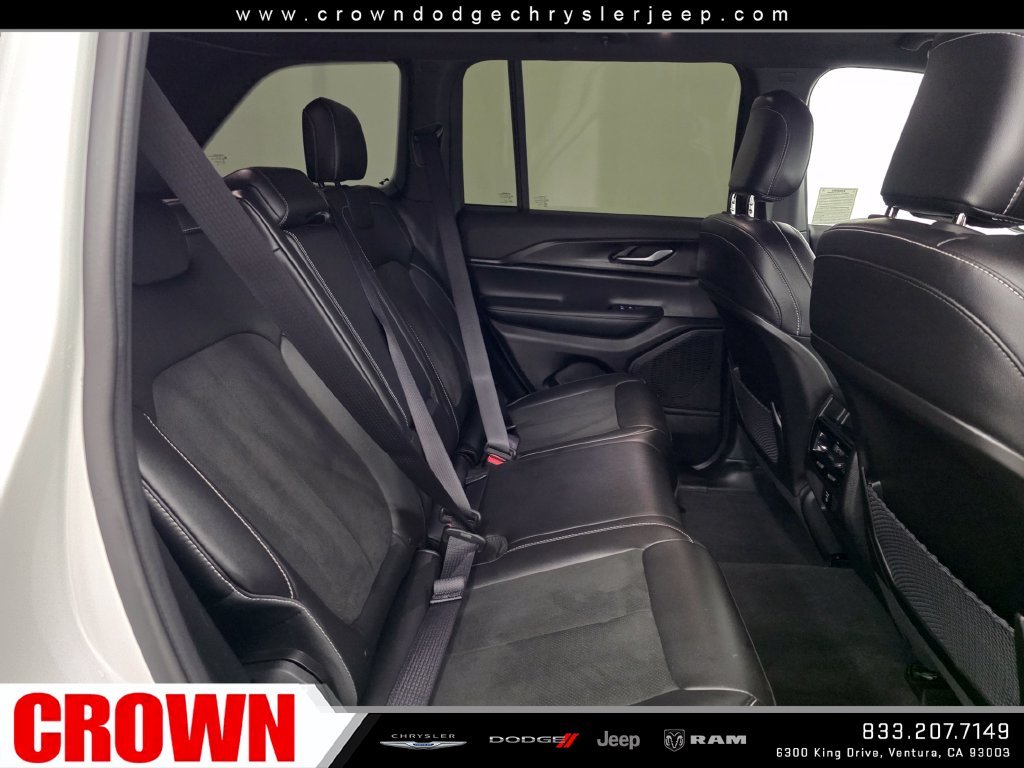 Used 2023 White Jeep Altitude image 14