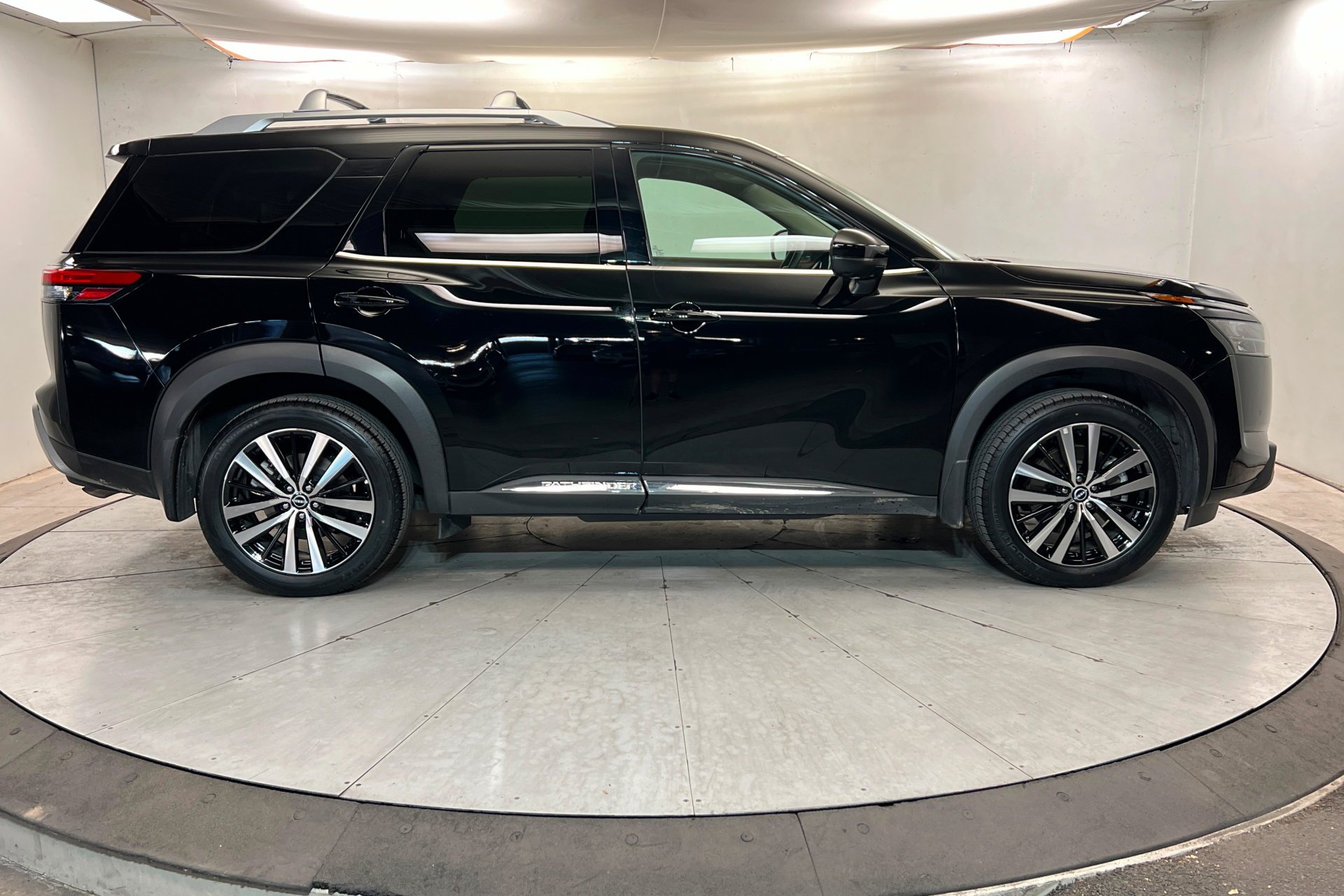 2025 Nissan Pathfinder Platinum - Photo 7
