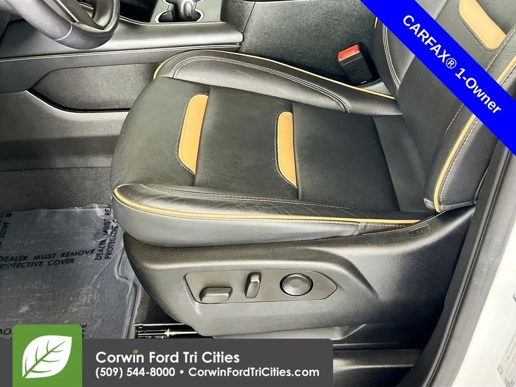 Used 2022 Summit White GMC AT4 image 25