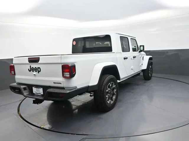 New 2026 Bright White Clear-Coat Exterior Paint Jeep Sahara image 10