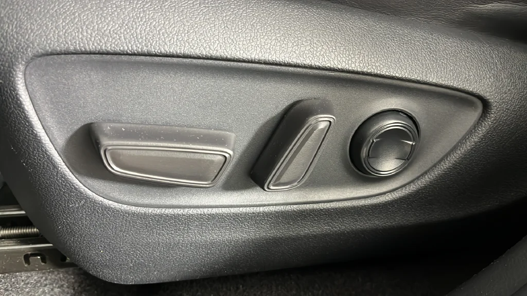 2019 Toyota RAV4 XLE Premium - Photo 36