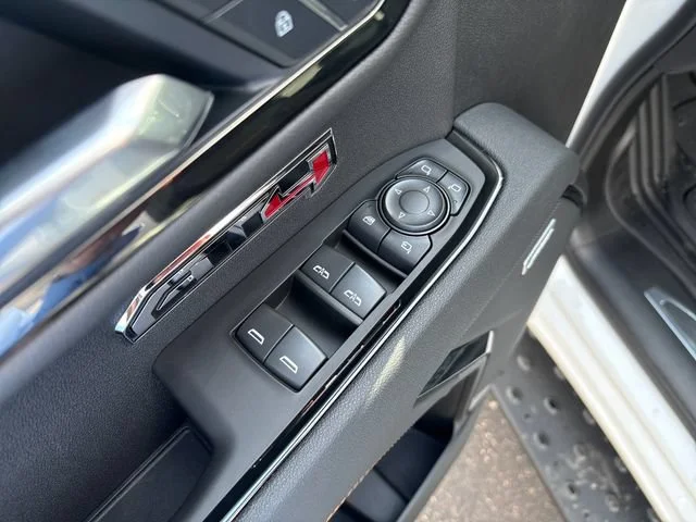 Used 2025 Summit White GMC AT4 image 13