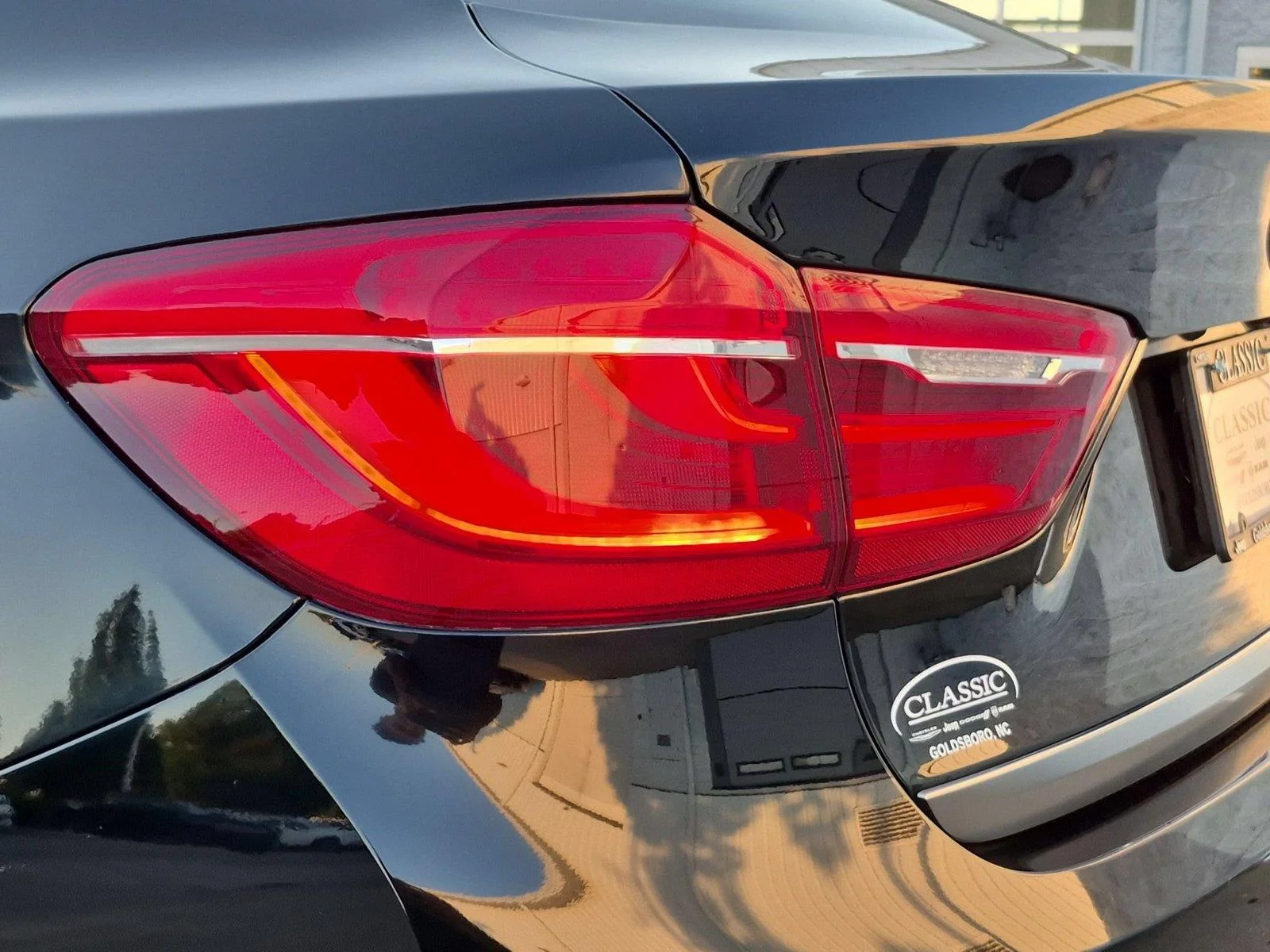Used 2019 Jet Black BMW sDrive35i image 11