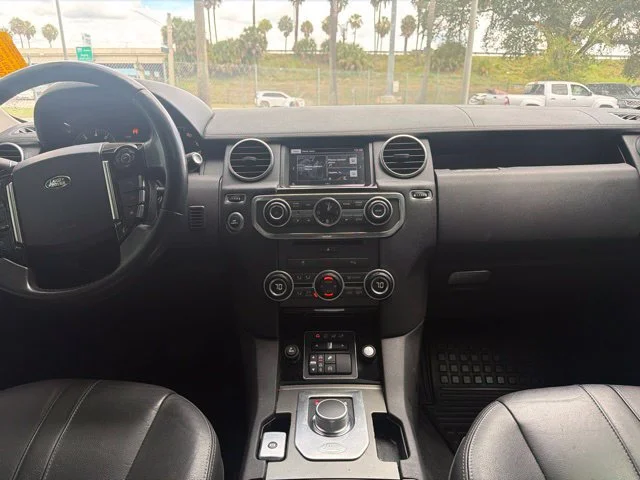 Used 2016  Land Rover HSE image 9