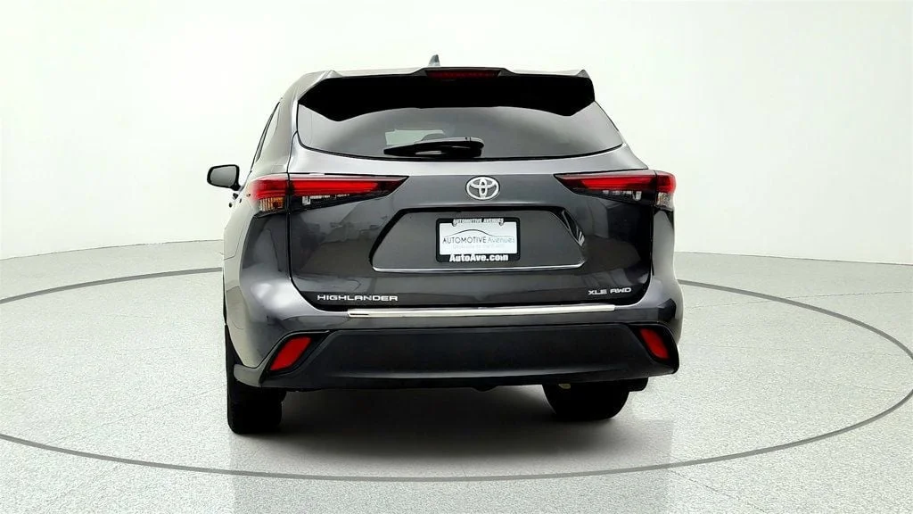 Used 2024 Magnetic Gray Metallic Toyota XLE AWD image 6